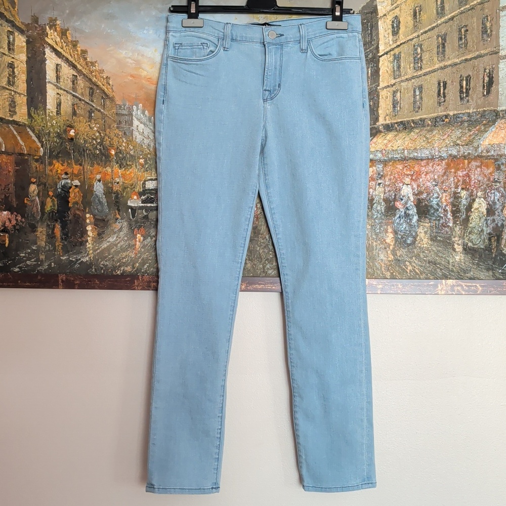 J Brand Light Wash Skinny Jeans - Classic Stretch Denim